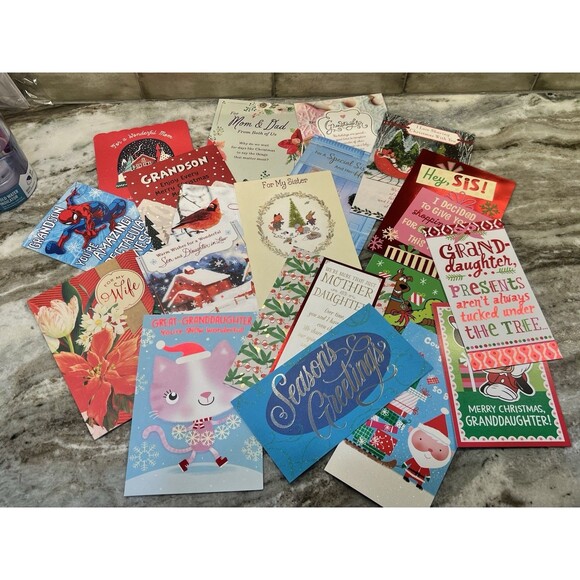 Lot Of 20 Christmas Cards Hallmark Random Family No Duplicates With Envelopes - Picture 1 of 9